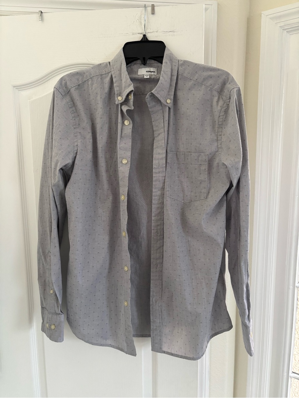 Men’s Sonoma Gray Long-Sleeve Button-Down Shirt